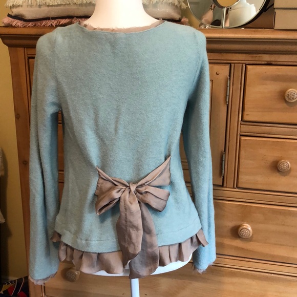 Anthropologie Sweaters - Anthropologie gorgeous bow back sweater 🎀